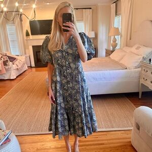 Guadalupe dress size S has pockets - mother of pearl buttons